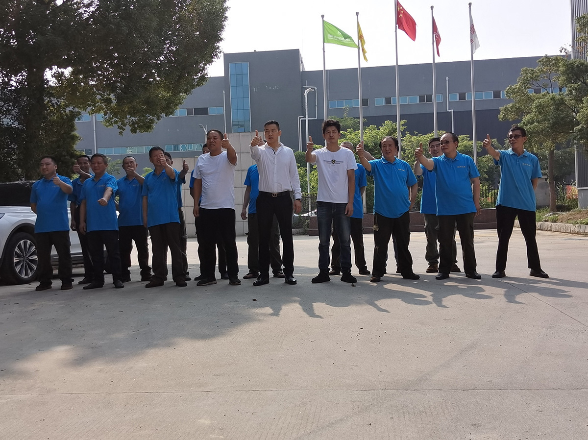 廣泛(fan)用于(yu)建築(zhu)垃圾(ji)等固(gu)體廢(fei)棄物(wu)的環(huan)保制(zhi)磚